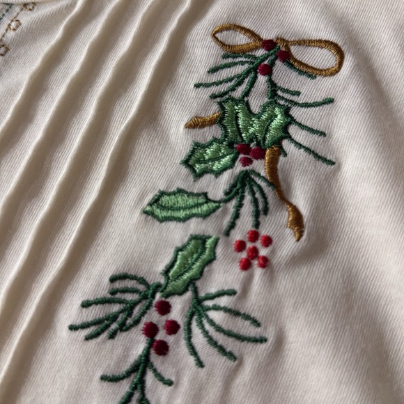 Liberty Lane Henley Top Holly Berries Embroidery 3/4 Sleeve Cream Women’s Sz XL - Picture 11 of 12